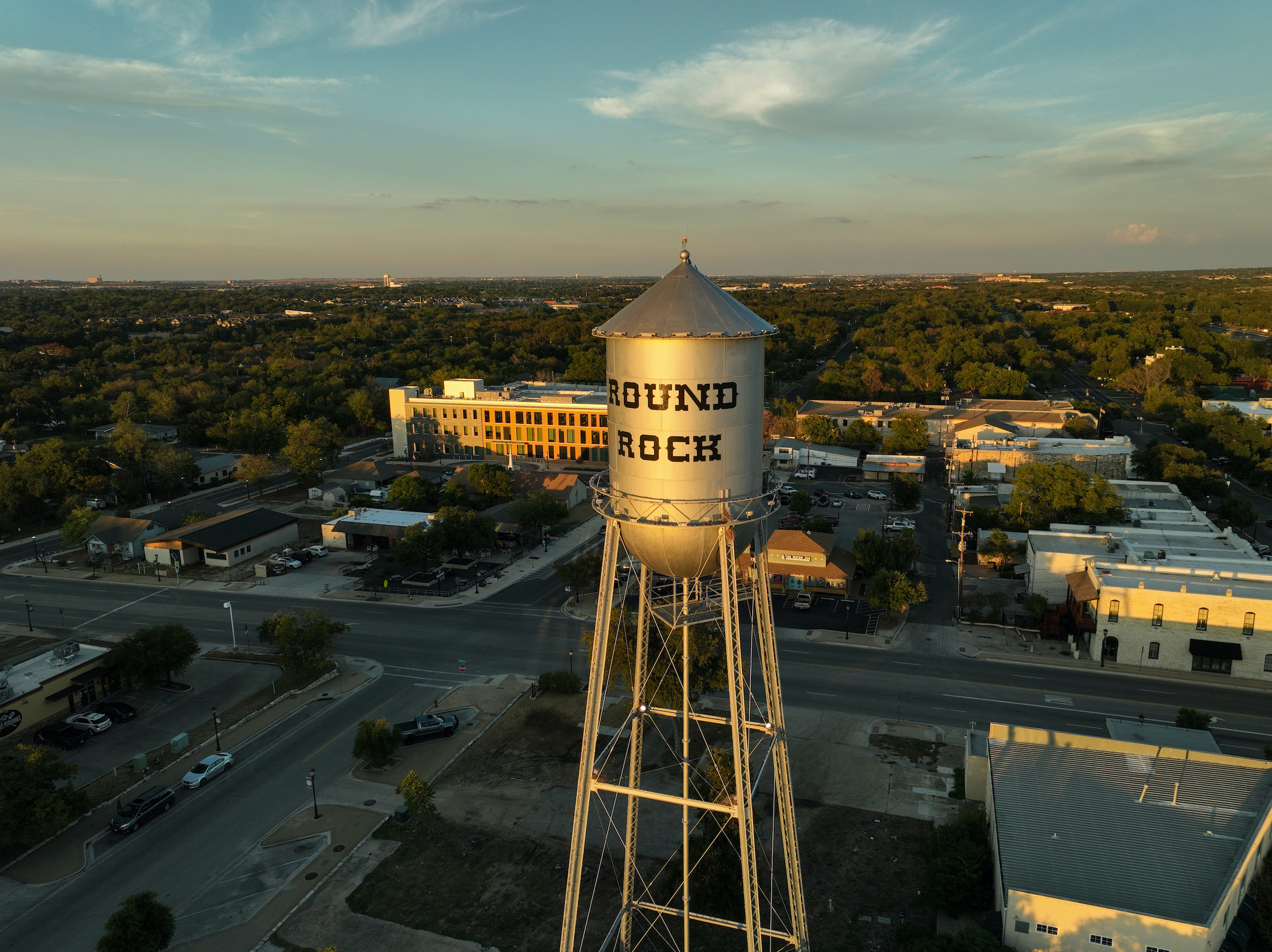 <p><span style="font-weight: 400;">Compare Electricity Rates in Round Rock, TX</span></p>

